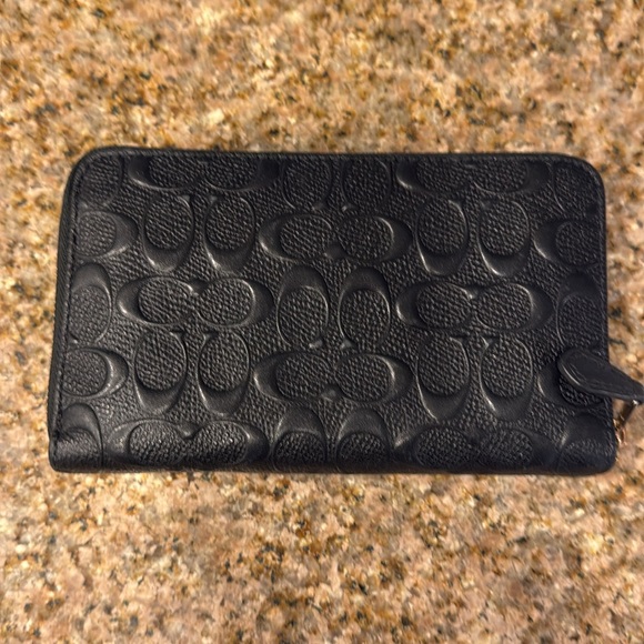 Coach• Signature Leather Medium ID Zip Wallet - Picture 7 of 11